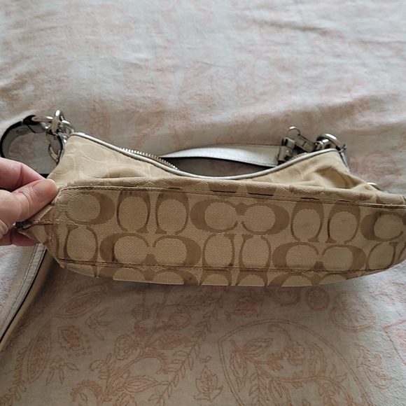 Vintage Coach Handbag - Picture 4 of 12